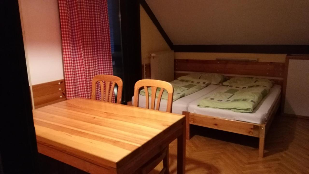 Accommodation And Restaurant Tia Cerklje na Gorenjskem Quarto foto
